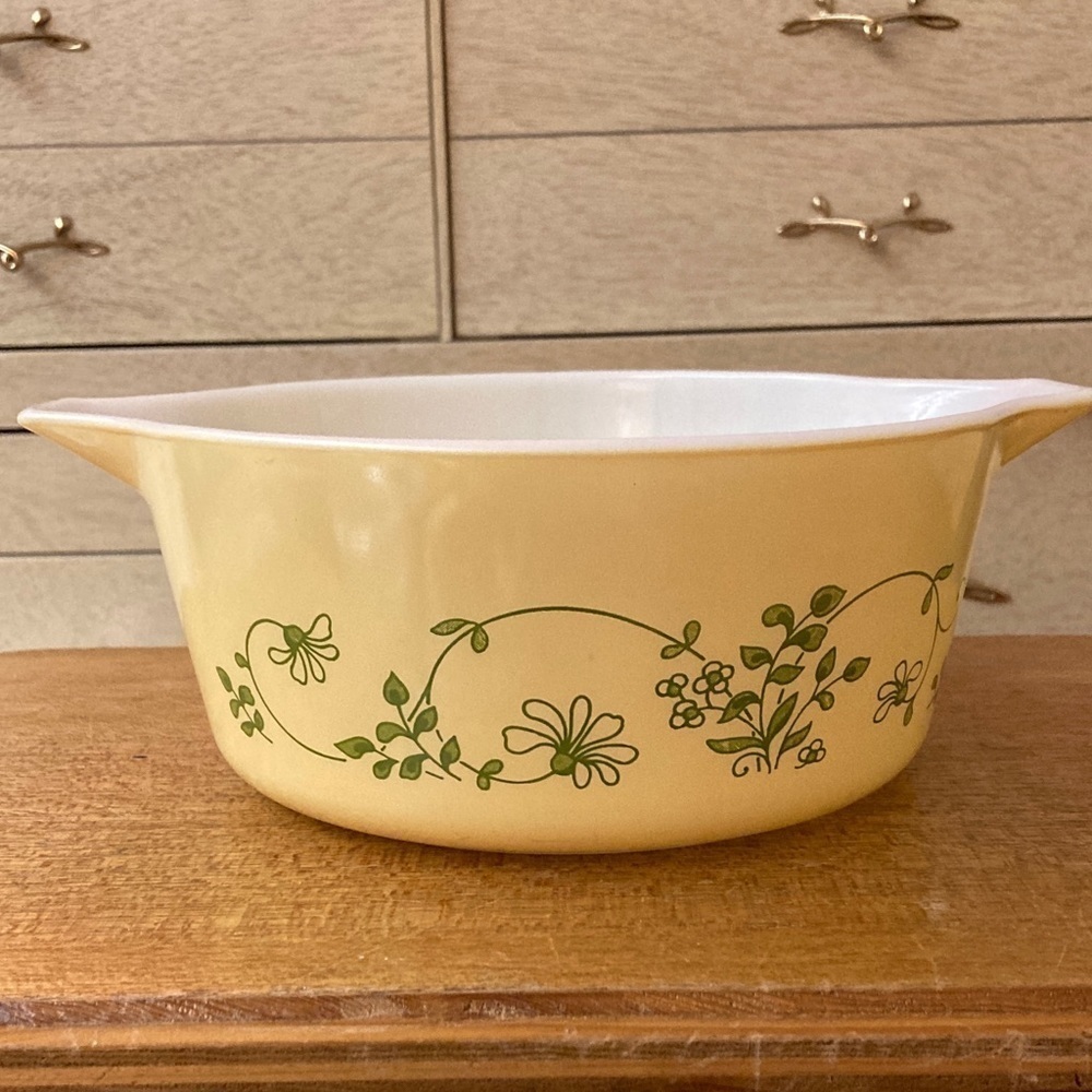 Vintage Pyrex Shenandoah Yellow/Green 475B 2.5 Liters Cinderella Pour Spout